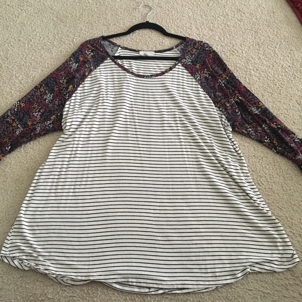 3/4 Floral sleeve and stripe top